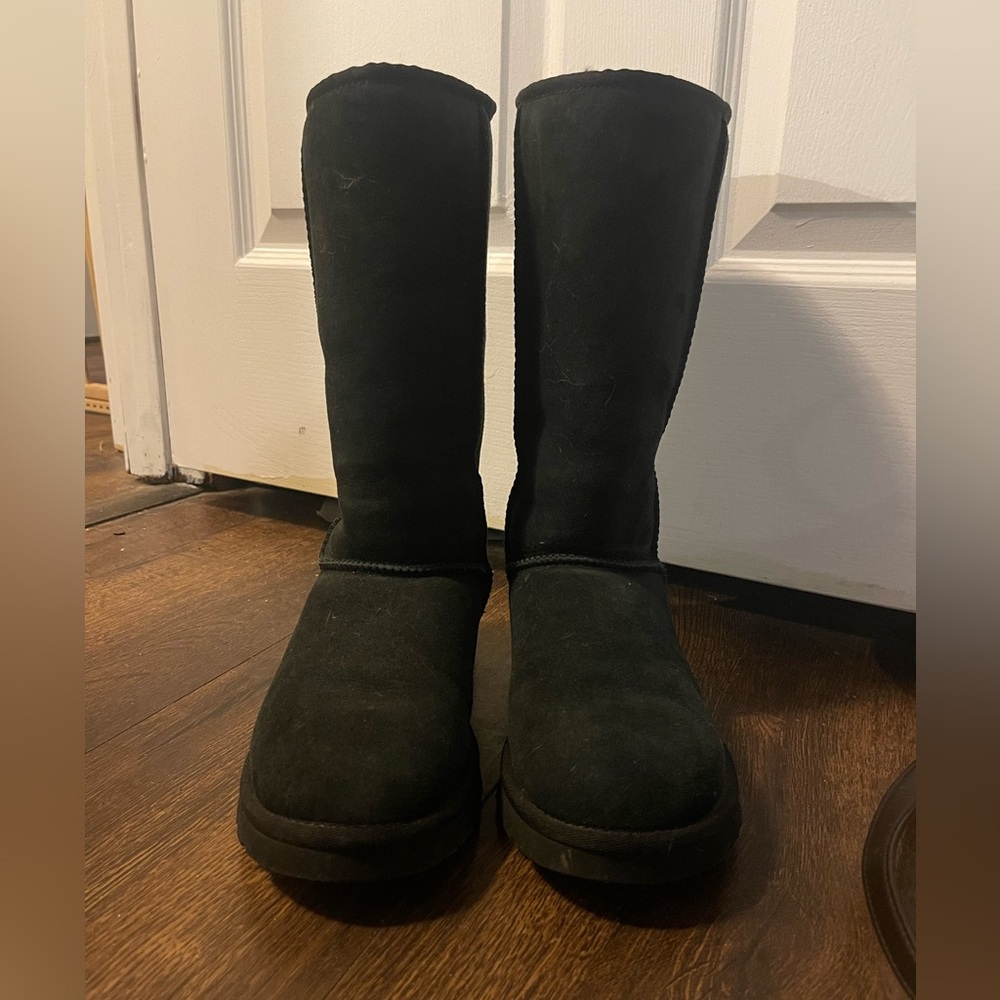 UGGs - Picture 2 of 4
